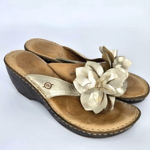 Born wedge heel sandal gold metallic flower thong sandal size 9‎ leather